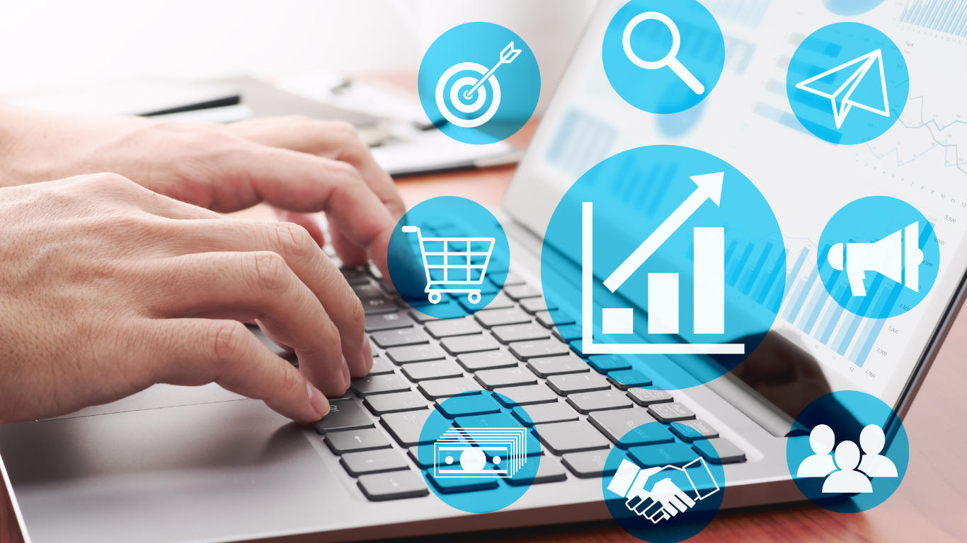 Hände auf Laptop-Tastatur mit E-Commerce-Icons wie Warenkorb und Wachstumsgrafik – Symbolbild für Shopware Support, TYPO3 Solr Integration, Magento Hyvä Performance und skalierbares Web-Hosting für Onlineshops.