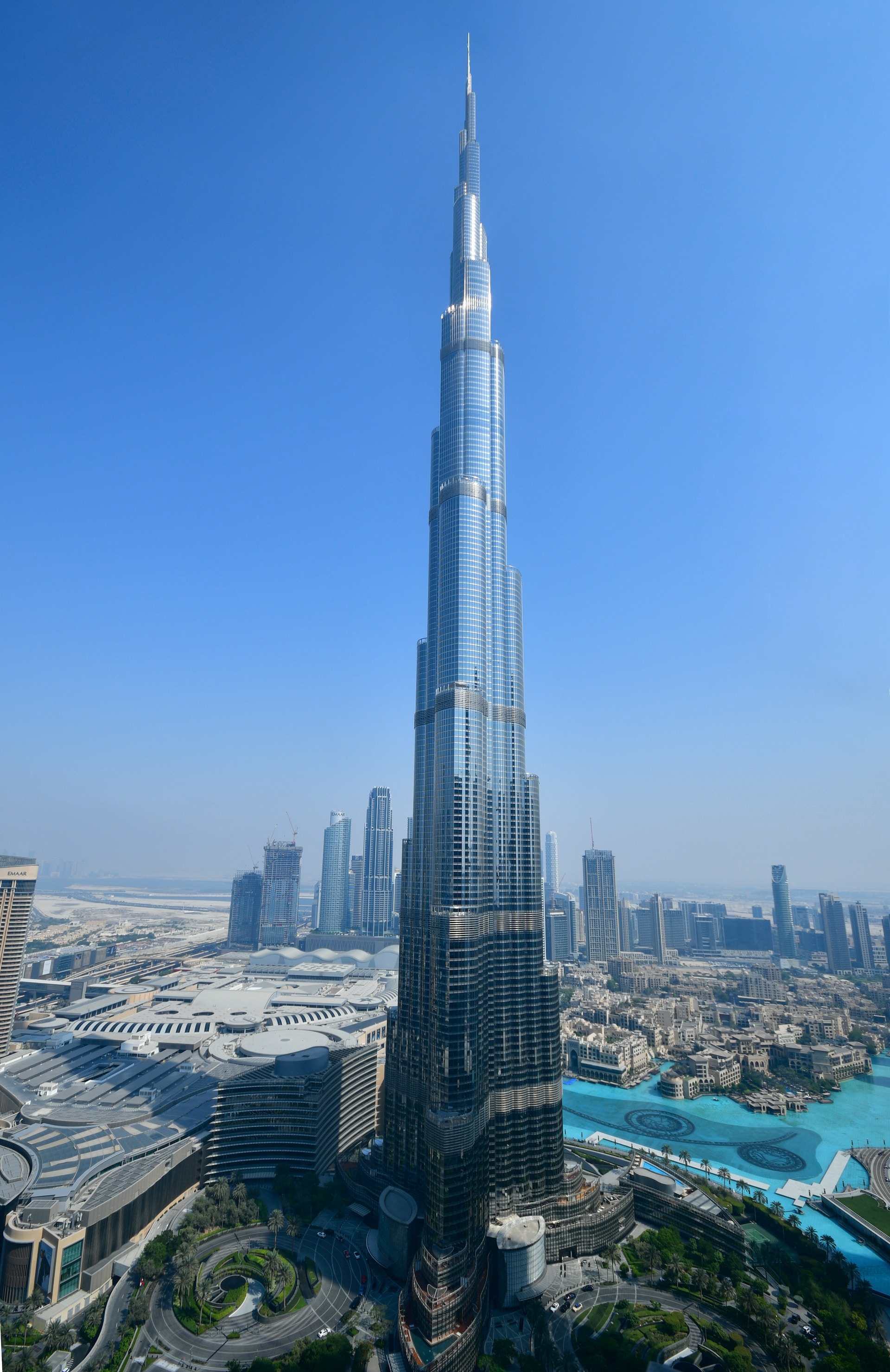 Burj Khalifa | Quelle: [Unsplash | Riyas Mohammed](https://unsplash.com/de/fotos/2quacwOKlJ8)