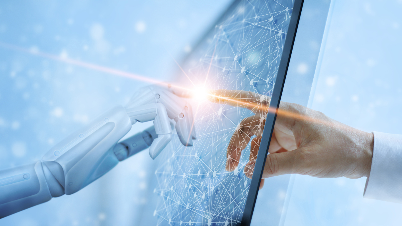 Symbolbild für Mensch-KI-Interaktion: Roboterhand und menschliche Hand berühren sich über ein digitales Interface